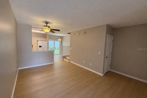Touwnhouse à louer à Riverview, Floride: 3 chambres, 131.18 m2 № 2148933 - photo 2