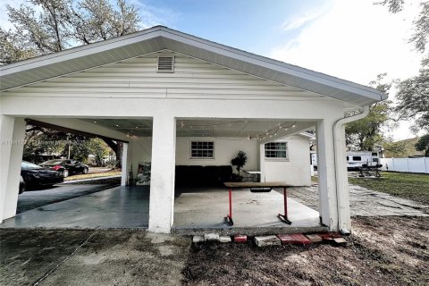 House in Tampa, Florida 3 bedrooms, 132.85 sq.m. № 1830355 - photo 10