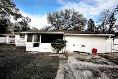 House in Tampa, Florida 3 bedrooms, 132.85 sq.m. № 1830355 - photo 16