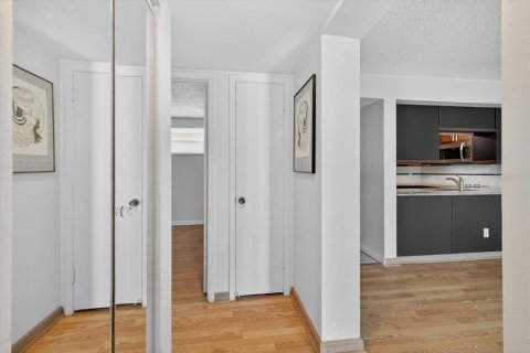Condominio en alquiler en Tampa, Florida, 2 dormitorios, 72.74 m2 № 1876885 - foto 13
