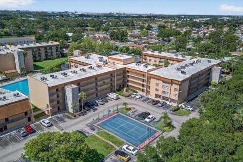 Condominio en alquiler en Tampa, Florida, 2 dormitorios, 72.74 m2 № 1876885 - foto 2