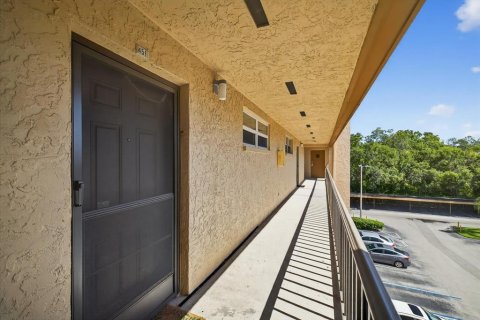 Condominio en alquiler en Tampa, Florida, 2 dormitorios, 72.74 m2 № 1876885 - foto 4