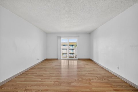 Condominio en alquiler en Tampa, Florida, 2 dormitorios, 72.74 m2 № 1876885 - foto 11