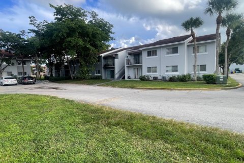 Condo in West Palm Beach, Florida, 2 bedrooms  № 1955317 - photo 3