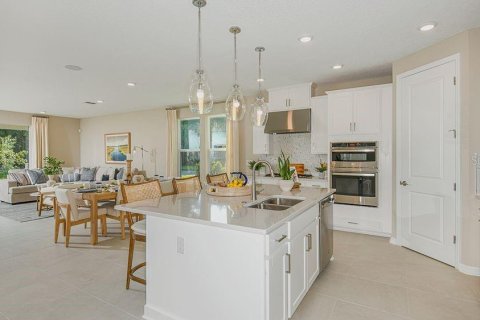 House in Palm Coast, Florida 3 bedrooms, 226.96 sq.m. № 2238465 - photo 6
