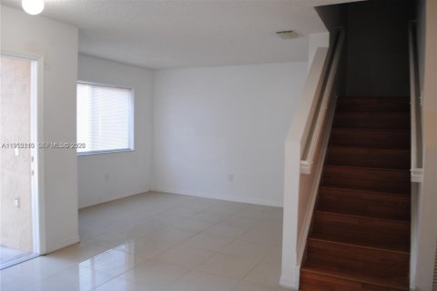 Adosado en alquiler en Miami, Florida, 3 dormitorios, 135.82 m2 № 2006467 - foto 8