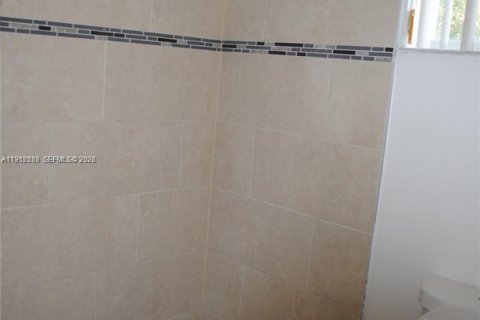 Adosado en alquiler en Miami, Florida, 3 dormitorios, 135.82 m2 № 2006467 - foto 10