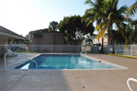 Adosado en alquiler en Miami, Florida, 3 dormitorios, 135.82 m2 № 2006467 - foto 15