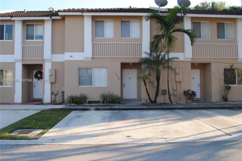 Adosado en alquiler en Miami, Florida, 3 dormitorios, 135.82 m2 № 2006467 - foto 13