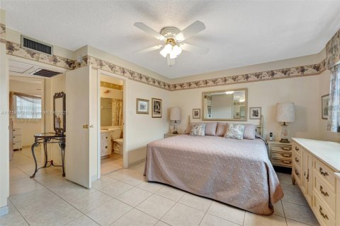 Condo in Lauderdale Lakes, Florida, 2 bedrooms  № 1867296 - photo 19
