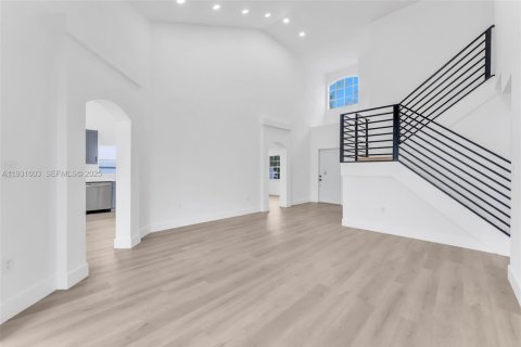 Купить виллу или дом в Майами, Флорида 4 спальни, 189.61м2, № 1990235 - фото 10