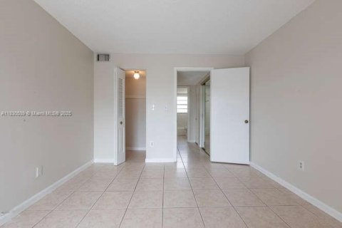 Condominio en venta en Miami, Florida, 1 dormitorio, 66.43 m2 № 1807831 - foto 8