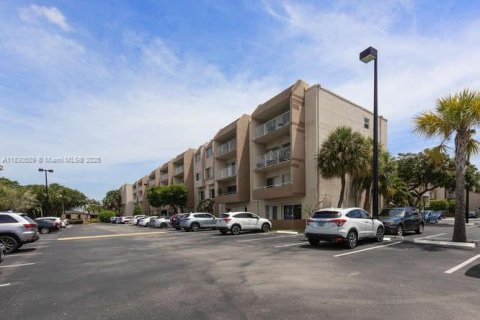 Condominio en venta en Miami, Florida, 1 dormitorio, 66.43 m2 № 1807831 - foto 1
