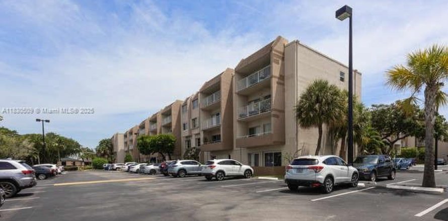 Condominio en Miami, Florida, 1 dormitorio  № 1807831