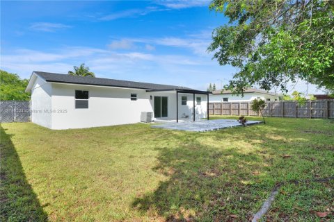 Casa en venta en Homestead, Florida, 3 dormitorios, 118.45 m2 № 1864490 - foto 23