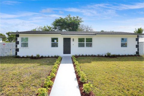 Casa en venta en Homestead, Florida, 3 dormitorios, 118.45 m2 № 1864490 - foto 1
