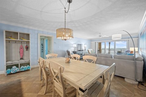 Condo in New Smyrna Beach, Florida, 2 bedrooms № 2232937 - photo 10