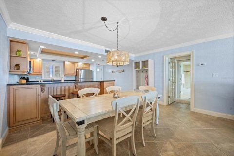 Condo in New Smyrna Beach, Florida, 2 bedrooms № 2232937 - photo 12