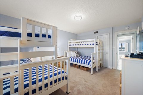 Condo in New Smyrna Beach, Florida, 2 bedrooms № 2232937 - photo 19