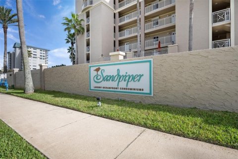 Condo in New Smyrna Beach, Florida, 2 bedrooms № 2232937 - photo 2