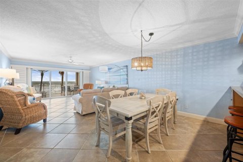 Condo in New Smyrna Beach, Florida, 2 bedrooms № 2232937 - photo 9