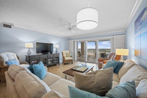 Condo in New Smyrna Beach, Florida, 2 bedrooms № 2232937 - photo 13