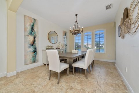 House in Orlando, Florida 4 bedrooms, 284 sq.m. № 1866696 - photo 5