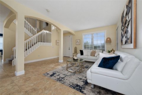 House in Orlando, Florida 4 bedrooms, 284 sq.m. № 1866696 - photo 4