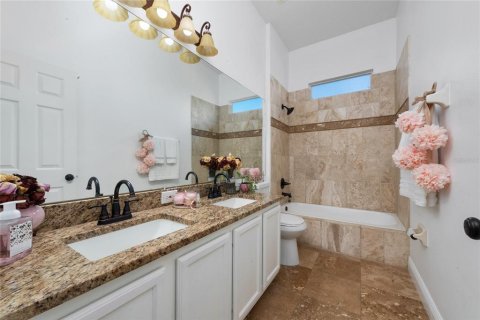 House in Orlando, Florida 4 bedrooms, 284 sq.m. № 1866696 - photo 23