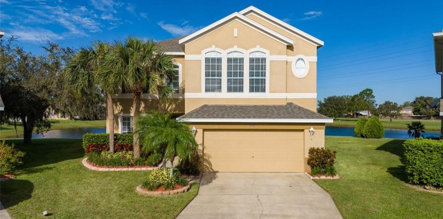 House in Orlando, Florida 4 bedrooms, 284 sq.m. № 1866696