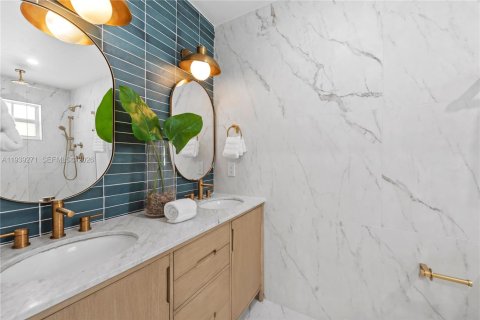 Купить виллу или дом в Корал-Гейблс, Флорида 4 спальни, 272.3м2, № 1996564 - фото 21