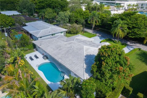 Купить виллу или дом в Корал-Гейблс, Флорида 4 спальни, 272.3м2, № 1996564 - фото 8