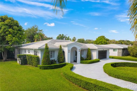 Дом в Корал-Гейблс, Флорида 4 спальни, 272.3м2 № 1996564