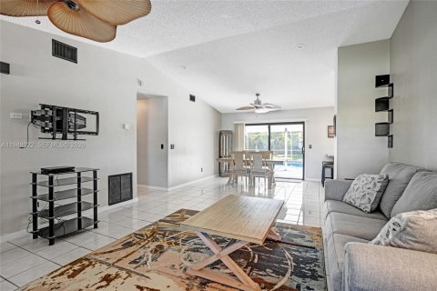 Villa ou maison à vendre à Port St. Lucie, Floride: 3 chambres, 125.23 m2 № 2004007 - photo 10