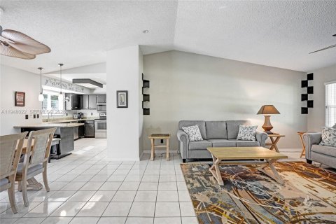 Villa ou maison à vendre à Port St. Lucie, Floride: 3 chambres, 125.23 m2 № 2004007 - photo 7