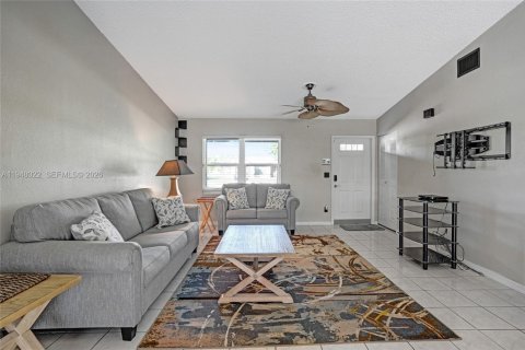 Villa ou maison à vendre à Port St. Lucie, Floride: 3 chambres, 125.23 m2 № 2004007 - photo 6