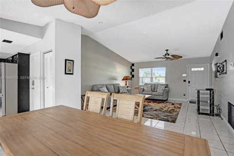 Villa ou maison à vendre à Port St. Lucie, Floride: 3 chambres, 125.23 m2 № 2004007 - photo 13