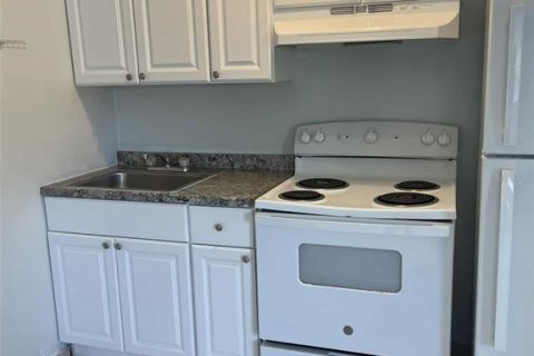 Apartment in Bradenton, Florida 1 bedroom, 32.52 sq.m. № 1904930 - photo 2