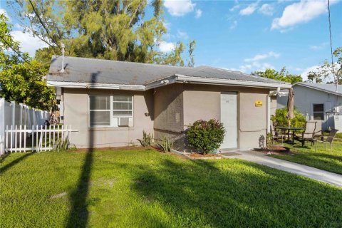 Apartment in Bradenton, Florida 1 bedroom, 32.52 sq.m. № 1904930 - photo 20