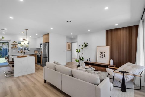 House in Oakland Park, Florida 3 bedrooms, 111.2 sq.m. № 2040042 - photo 4