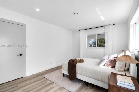 House in Oakland Park, Florida 3 bedrooms, 111.2 sq.m. № 2040042 - photo 14