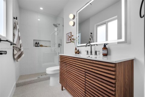 House in Oakland Park, Florida 3 bedrooms, 111.2 sq.m. № 2040042 - photo 16