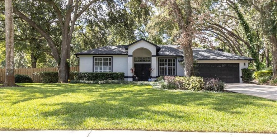 Villa ou maison à Lutz, Floride 4 chambres, 205.69 m2 № 1884164
