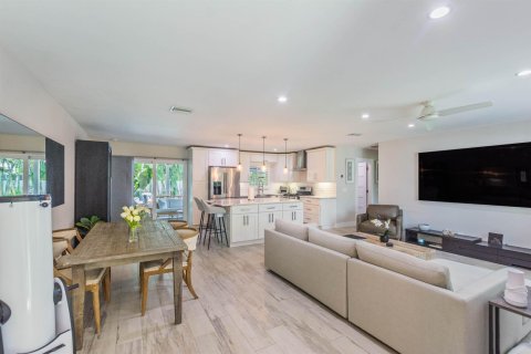 Villa ou maison à louer à Boynton Beach, Floride: 3 chambres, 127 m2 № 2260893 - photo 4