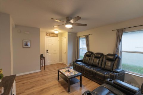 Casa en venta en Seffner, Florida, 2 dormitorios, 97.27 m2 № 2117167 - foto 5