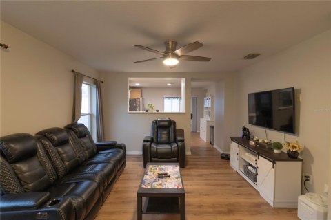 Casa en venta en Seffner, Florida, 2 dormitorios, 97.27 m2 № 2117167 - foto 4