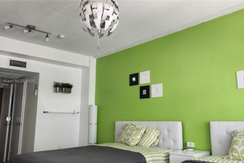 Copropriété à louer à Miami Beach, Floride: 30.66 m2 № 1814314 - photo 2