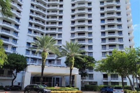 Condominio en venta en Aventura, Florida, 2 dormitorios, 98.66 m2 № 1937880 - foto 10