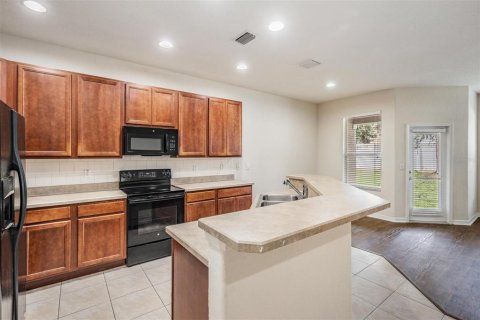 Townhouse in Wesley Chapel, Florida 3 bedrooms, 158.49 sq.m. № 1847451 - photo 18