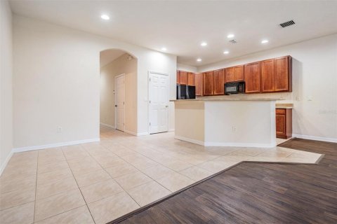 Townhouse in Wesley Chapel, Florida 3 bedrooms, 158.49 sq.m. № 1847451 - photo 7